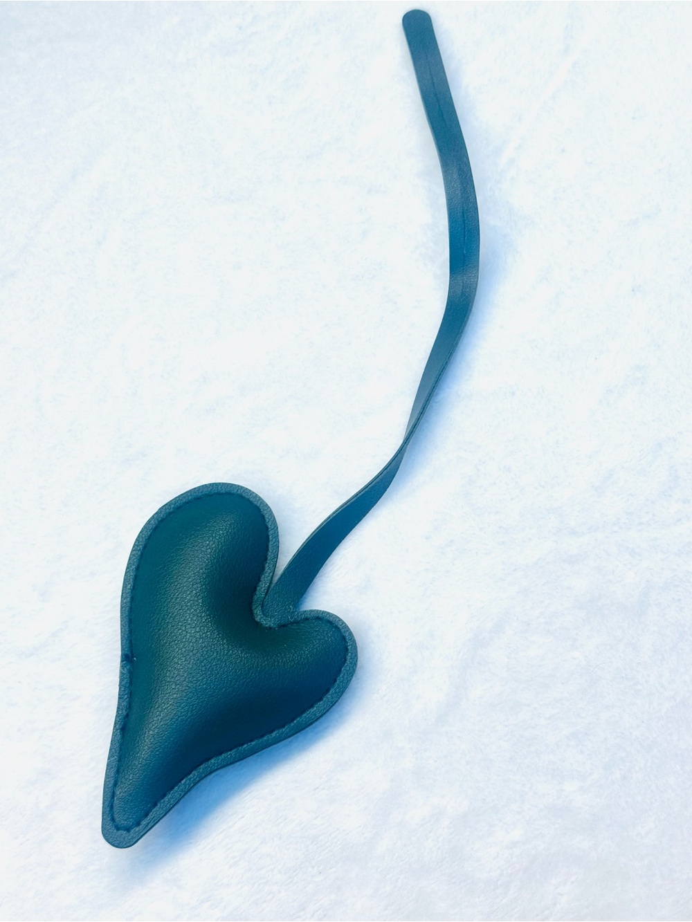 Green Faux Leather Puffy Heart Bag Charm Keychain - Picture 2 of 5